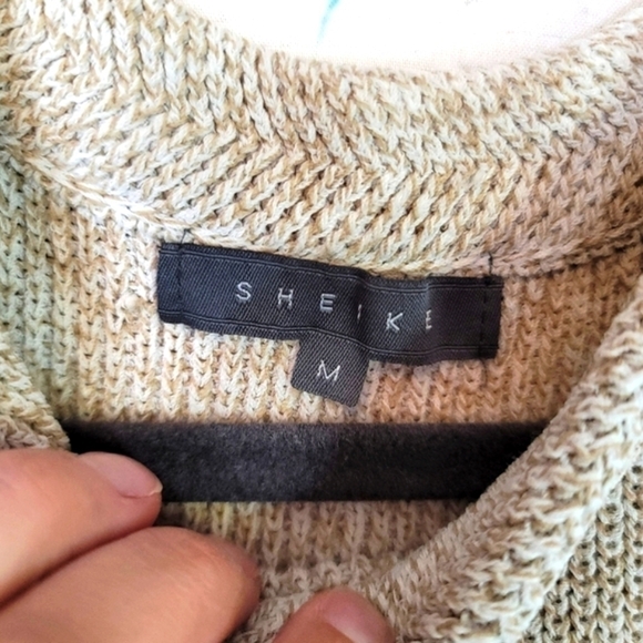 SHEIKE SLEEVELESS SWEATER TOP, SZ MEDIUM - Picture 4 of 9